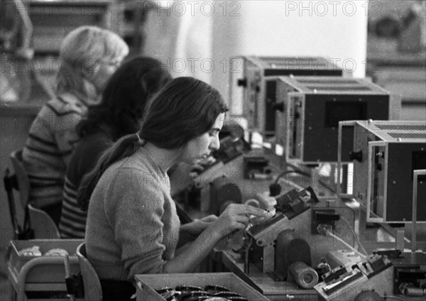 Women's workplaces at Siemens on 22. 11. 1973 during the production of telephone sets in Bocholt