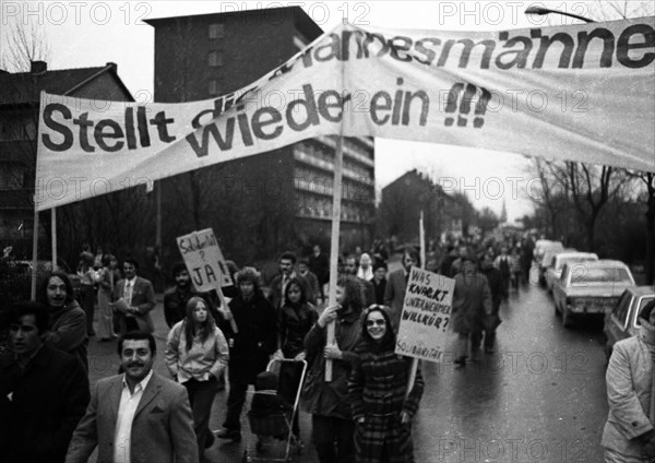 The dismissal of workers at the Mannesmann factory after a spontaneous strike not led by the union provoked protests by Mannesmann workers in Duisburg and other locations on 7 November 1973 and solidarity from workers at other factories