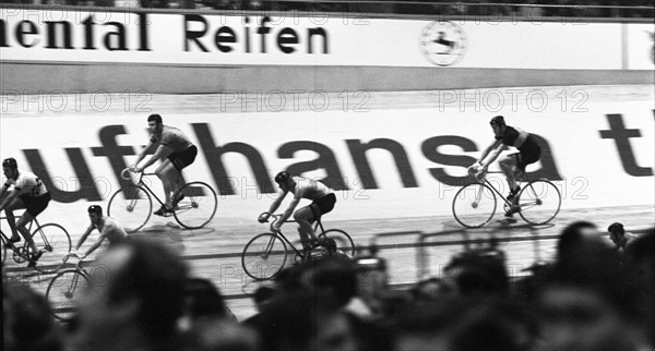 The 6-day race of the professional cyclists