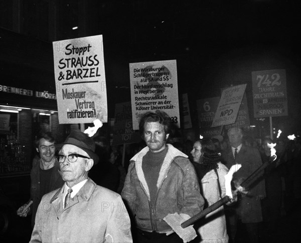 Cologne leftists demonstrated against neo-Nazis and international fascism through the city centre on 10. 11. 1968