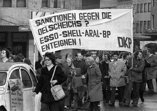 A demonstration with a DKP motorcade on 24 November 1973 in Essen against the driving bans on carless Sundays caused a sensation