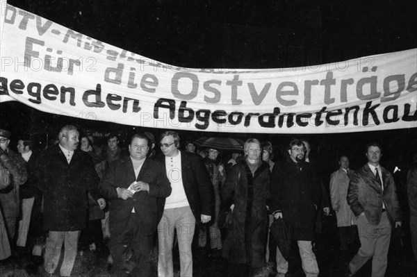 Supporters and friends of the SPD/FDP government coalition demonstrated in Bonn on 26 April 1972 with a torchlight march and rally in favour of the government and the ratification of the Eastern treaties