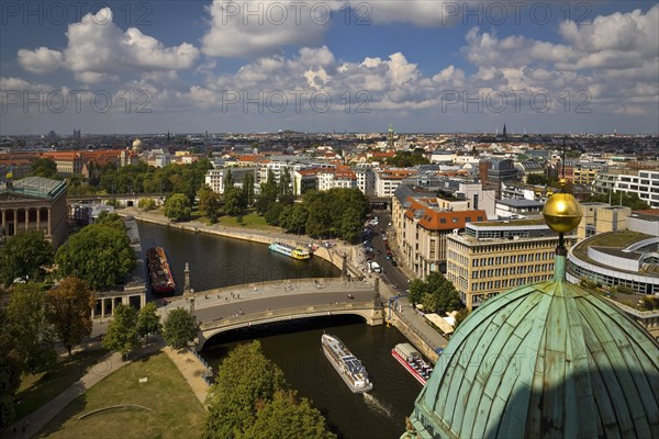 City panorama with the dome of the Berlin Cathedral and the Friedrichsbruecke over the Spree