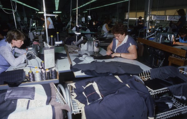 Bielefeld. Textile company ca. 1982. Production of textiles