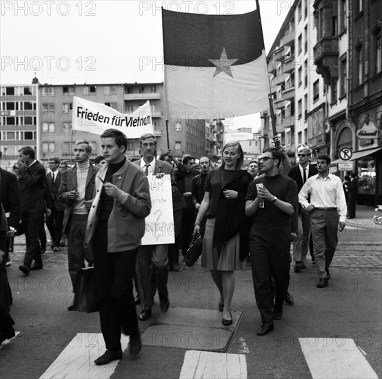 Congress of the student organisation SDS Sozialisischer Deutscher Studentenbund at the University of Frankfurt/M. on 22. 5. 1966