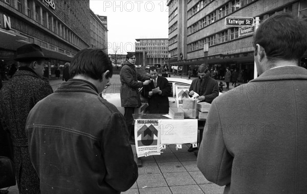 Trade union activities in the years 1965 to 1971 on the subject of co-determination and Montanmitbestimmung in the Ruhr area