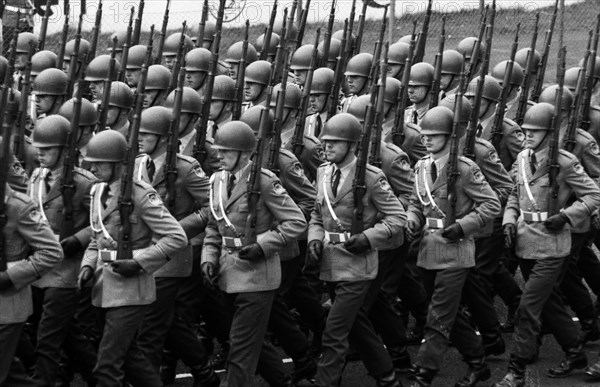 Parade of the Bundeswehr on the 20th anniversary of the founding of NATO in April 1969 at Dortmund Airport