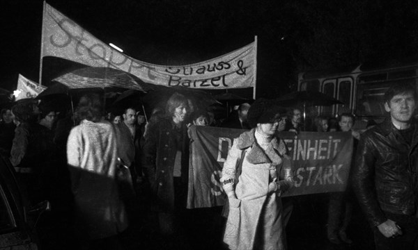 Supporters and friends of the SPD/FDP government coalition demonstrated in Bonn on 26 April 1972 with a torchlight march and rally in favour of the government and the ratification of the Eastern treaties