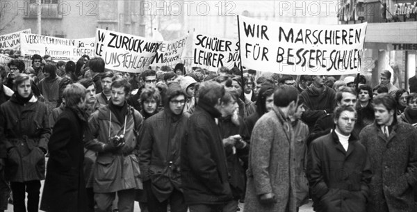 Students in the Ruhr area in the years 1965 to 1971 demonstrated in the Ruhr cities of Dortmund