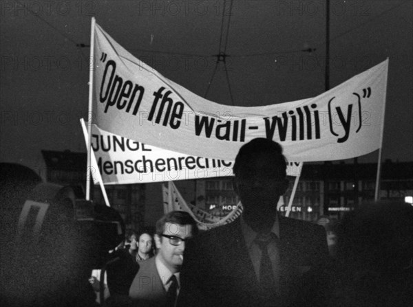 The second meeting of Federal Chancellor Willy Brandt with GDR MP Willi Stoph on 21 May 1971 in Kassel was accompanied by a large number of statements for and against the Brandt government's policy of detente. Junge Union