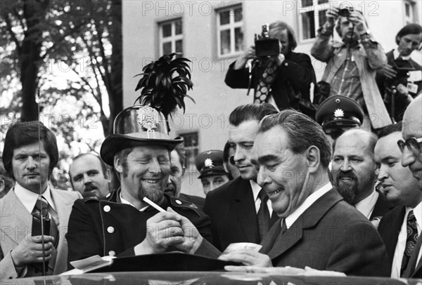 The visit of the Soviet Head of State and Party Leonid Brezhnev to Bonn from 18-22 May 1973 was a step towards easing tensions in Willy Brandt's East-West relations. Leonid Brezhnev at Gymnich Castle