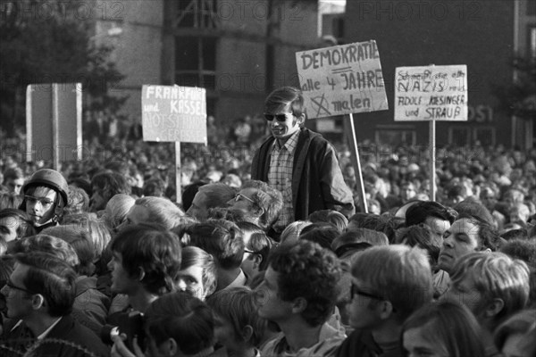 Far-reaching peaceful protests by students at the University of Muenster during the 1968 election campaign were answered by the police with the use of water cannons