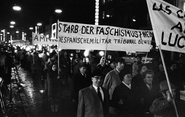 Cologne leftists demonstrated against neo-Nazis and international fascism through the city centre on 10. 11. 1968