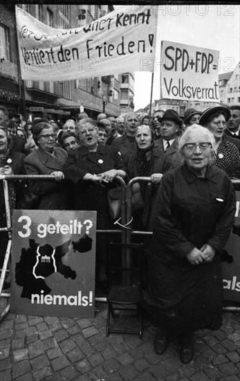 An expellees' rally on 30 May 1970 in Bonn with the NPD