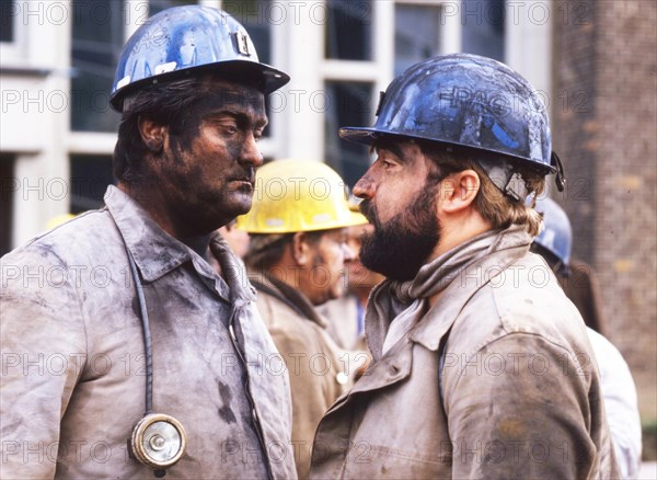 Here in Recklinghausen 10. 8. Herten 12. Gelsenkirchen 24. and Luenen 24. 10. of the year 1987 were unsuccessful. Sometimes the faces of the miners speak for themselves. Ruhr area. The Dwemonstzrationen of the IGBE for the preservation of jobs in the mining industry