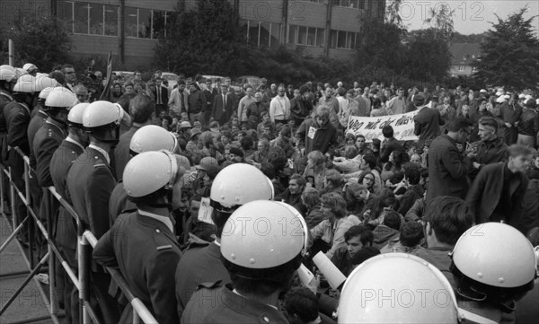 During the 1969 federal election campaign