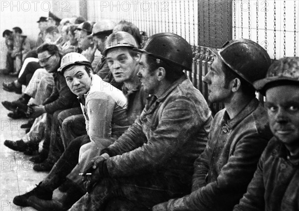 A workers' meeting in the wash-house of the Monopol colliery on 18 November 1973 in Kamen was replaced by a demonstration against the closure of the colliery