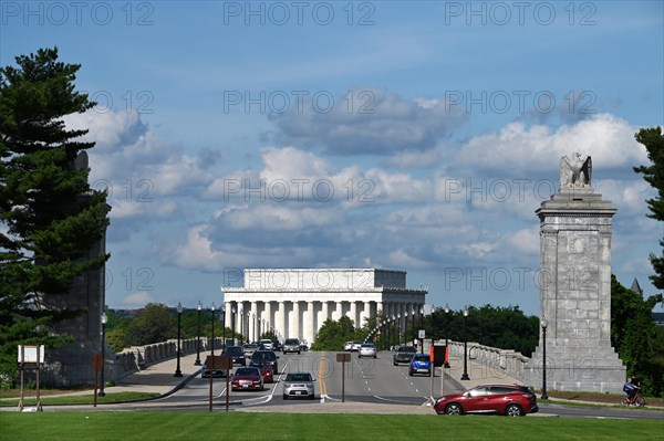 Arlington Memorial Bridge and Lincoln Memorial