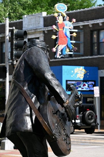 Chuck Berry statue in front of the Blueberry Hill Restaurant