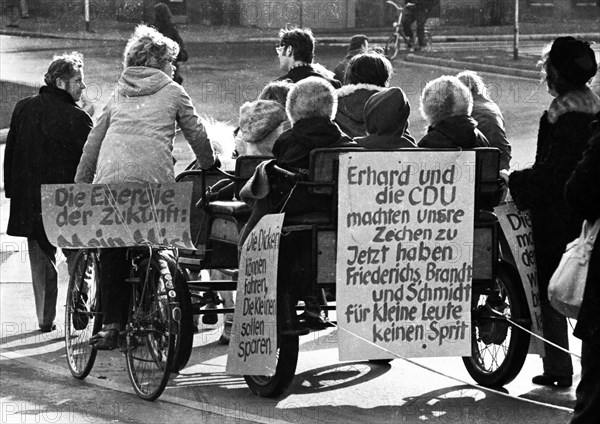 A demonstration with a DKP motorcade on 24 November 1973 in Essen against the driving bans on carless Sundays caused a sensation
