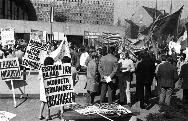 Spanish guest workers and German students demonstrated for victims of Franco dictatorship in Dortmund city centre on 25. 3. 1972