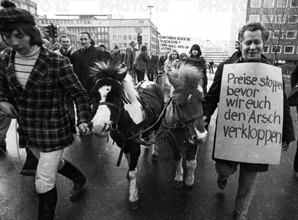 A demonstration with a DKP motorcade on 24 November 1973 in Essen against the driving bans on carless Sundays caused a sensation