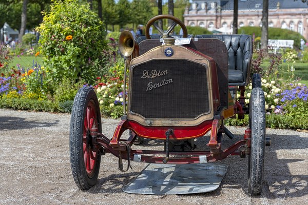 Vintage car DeDion Bouton Char-a-bancs