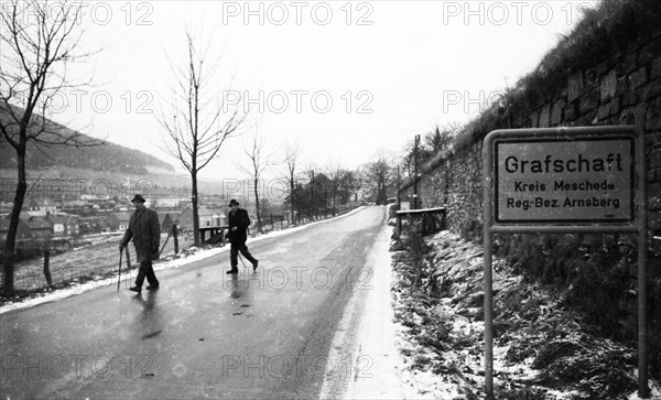 The village of Grafschaft in the winter of 1966 in the district of Meschede near Arnsberg in Hochsauerland