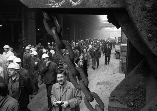 About 4000 steelworkers of Hoesch AG Westfalenhuette demonstrated on 14 January 1972