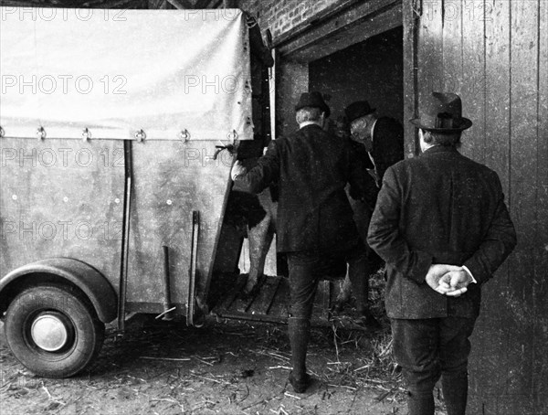 The auction of a farm on 2. 3. 1972 in the Muensterland in Ascheberg with all inventory and livestock