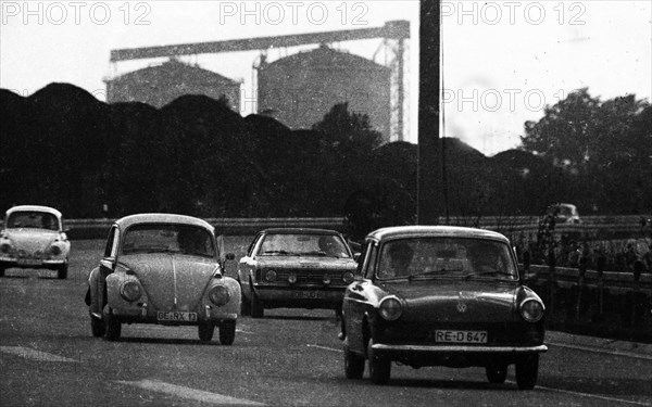 Characteristic of the Ruhr region around 1973 - here in Nov. 1973 - were the coal dumps all over the area. On the Emscher expressway