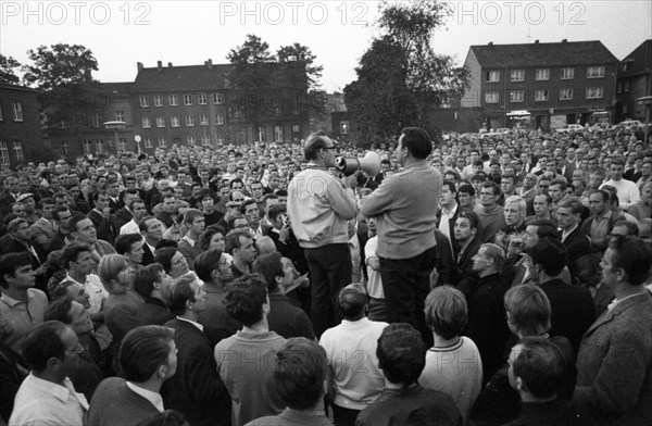 Events and milieu in the Ruhr area in the years 1965 to 1971. Striking miners in Sept-1969