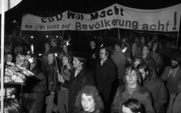 Supporters and friends of the SPD/FDP government coalition demonstrated in Bonn on 26 April 1972 with a torchlight march and rally in favour of the government and the ratification of the Eastern treaties