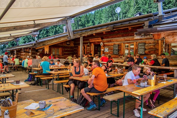 Mountain house terrace of the Kolbensattelhuette
