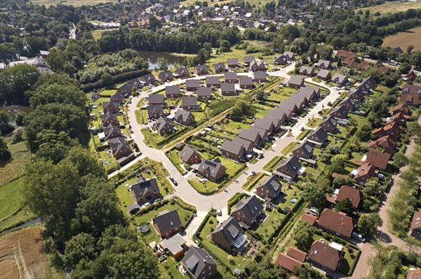 The residential areas Fritz-Bringmann-Ring and Homannring in Fuenfhausen in the Hamburg district of Kirchwerder