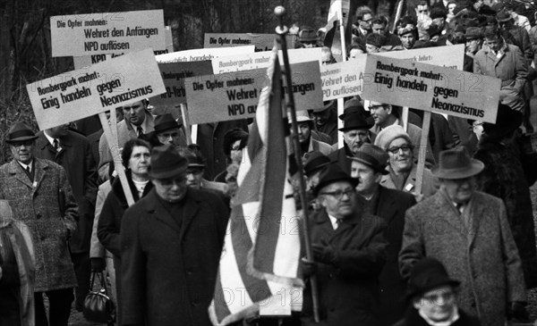 The traditional tribute to murdered Nazi victims on Good Friday 1945 in Rombergpark in Dortmund is also a demonstration