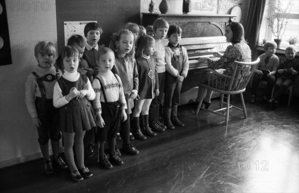 This colliery kindergarten with lots of music and paintings by Ruhrkohle AG