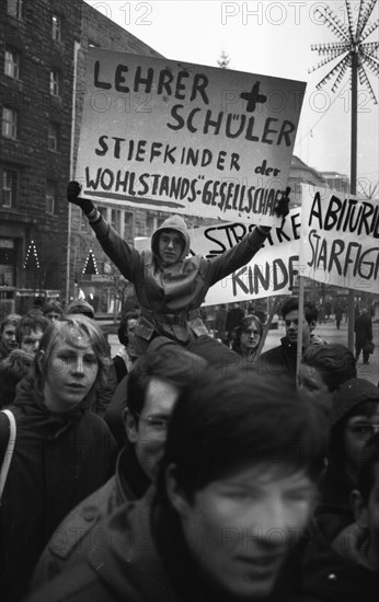 Students in the Ruhr area in the years 1965 to 1971 demonstrated in the Ruhr cities of Dortmund