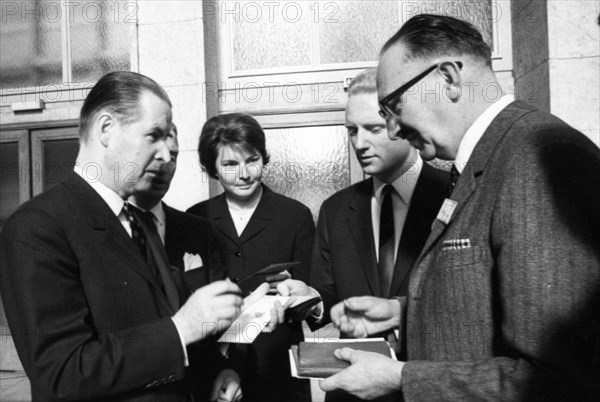 The Federal Assembly elected the new Federal President Gustav Heinemann) SPD) in the third ballot on 5. 3. 1969 in Berlin