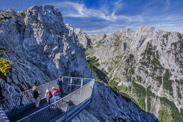 AlpspiX viewing platform at Osterfelderkopf with Hoellental