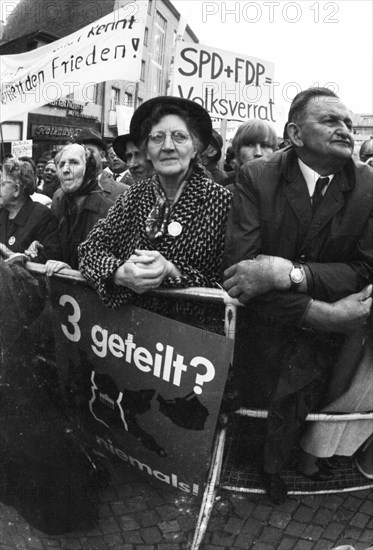 An expellees' rally on 30 May 1970 in Bonn with the NPD