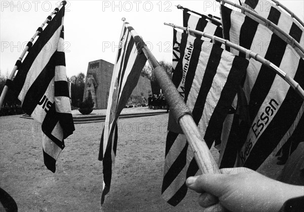 The traditional tribute to murdered Nazi victims on Good Friday 1945 in Rombergpark in Dortmund is also a demonstration