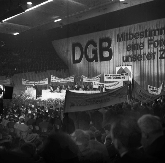 Trade union activities in the years 1965 to 1971 on the subject of co-determination and Montanmitbestimmung in the Ruhr area