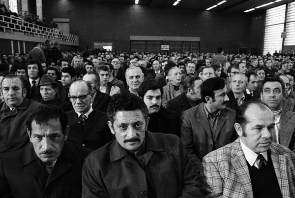 The dismissal of workers at Mannesmann-Werke after a spontaneous strike not led by the union provoked protests by Mannesmann workers in Duisburg and other sites on 7 November 1973 and solidarity from workers at other plants