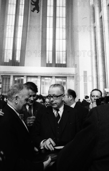 The Federal Assembly elected the new Federal President Gustav Heinemann