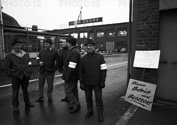 The collective bargaining dispute in the metal industry ended on 23 November 1971