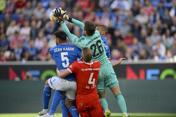 Penalty area scene Goalkeeper Sven Ulrich FC Bayern Munich FCB