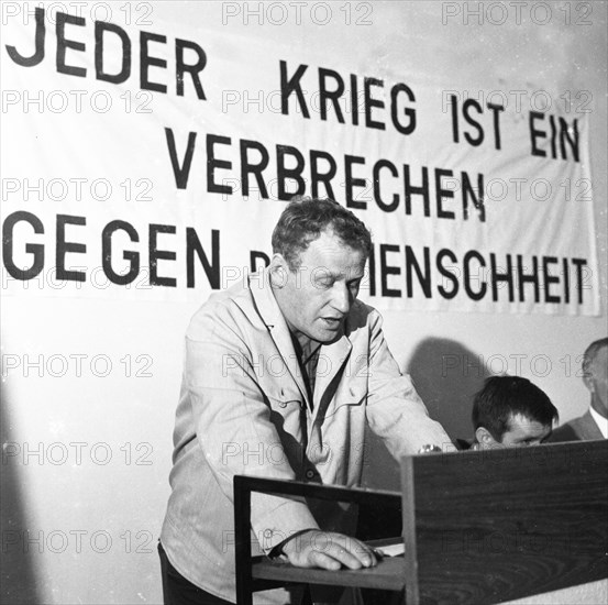 The anti-war day celebrated by trade unions and other democratic organisations was the day of Hitler's entry on 1. 9. 1939