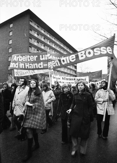 The dismissal of workers at the Mannesmann factory after a spontaneous strike not led by the union provoked protests by Mannesmann workers in Duisburg and other locations on 7 November 1973 and solidarity from workers at other factories