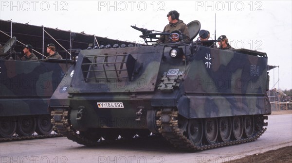 Bergen. Field parade of the Bundeswehr on the 30th anniversary of the founding of the Bundeswehr on 13. 11. 1985